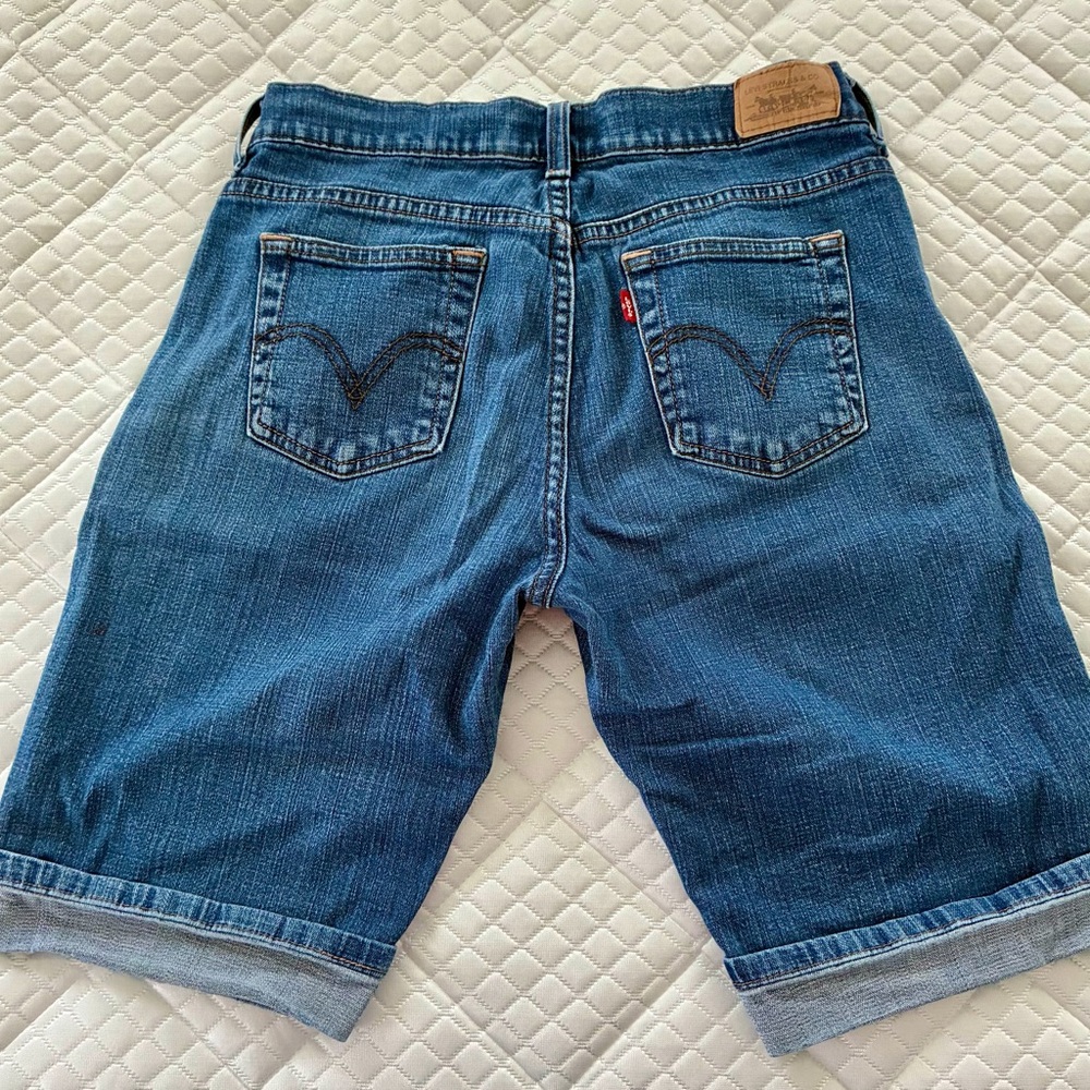Levi’s 515 Jean Shorts, Size 6 - Picture 2 of 4